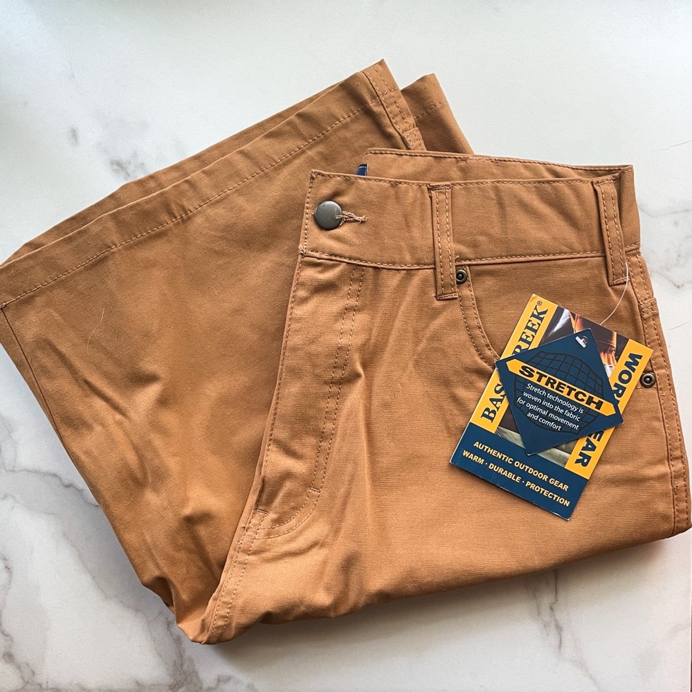 NWT Bass Creek Outfitters Workwear 32 Cargo Shorts